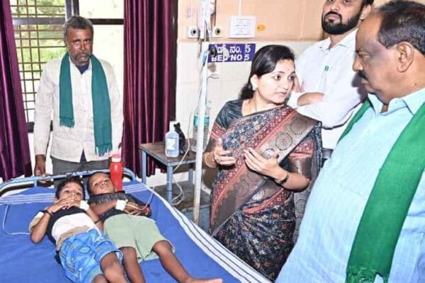 ಕಲುಷಿತ ನೀರು ಸೇವನೆ ವದಂತಿ; ಗ್ರಾಮದ ಕೆಲವರಲ್ಲಿ ವಾಂತಿ ಬೇಧಿ; ಗುಡಿಸಾಗರಕ್ಕೆ ಶಾಸಕರ ನೇತೃತ್ವದಲ್ಲಿ ಡಿಸಿ, ಸಿಇಓ ಭೇಟಿ, ಆರೋಗ್ಯ ಸುರಕ್ಷತೆಗೆ ಸೂಚನೆ.